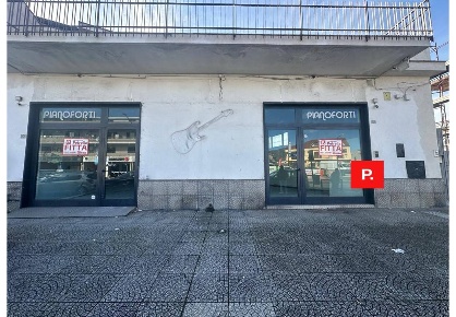 Foto Locale commerciale in Via Nazionale Appia, Curti di 400 m² in affitto