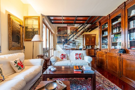 Foto Appartamento a Cagliari Bonaria di 170 m² con 5 locali in vendita