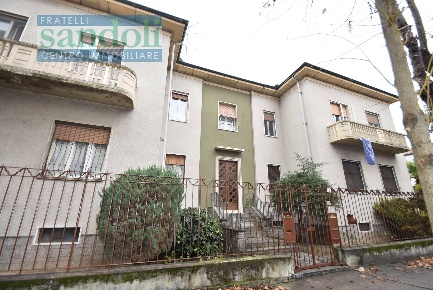 Foto Appartamento in Via Ariosto, Vercelli Semicentro di 150 m² in vendita