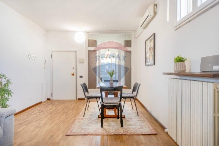 Foto Appartamento in Viale San Michele, Parma Centro Storico di 61 m²