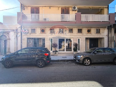 Foto Locale commerciale in Corso Vittorio Emanuele 482/484, Floridia