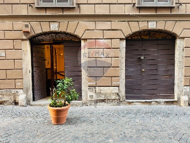 Foto Locale commerciale in Via dell'Orso, Roma Piazza Navona di 62 m²