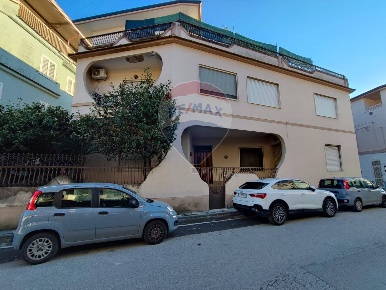 Foto Ufficio in Via Giuseppe Verdi, Marcianise di 180 m² con 4 locali