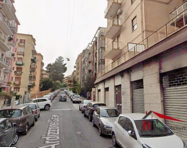 Foto Box in Via Ardizzone Gioeni, Catania Gioeni di 46 m² con 1 locali