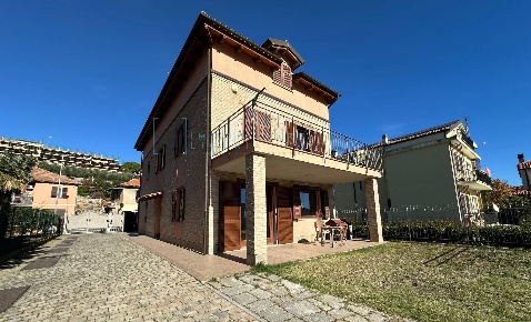 Foto Villa singola in frazione Coasco, Villanova d'Albenga Centro di 330 m²