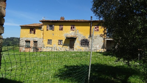 Foto Rustico a Montespertoli di 410 m² con 9 locali in vendita