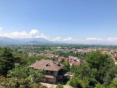 Foto Appartamento in Via Nino Carboneri, Mondovì Piazza di 150 m²