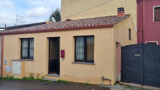 Foto Casa indipendente in Via Roma, Teulada di 70 m² con 3 locali