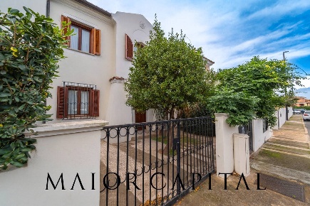 Foto Villa a schiera in Via Veronese, Olbia di 156 m² con 5 locali