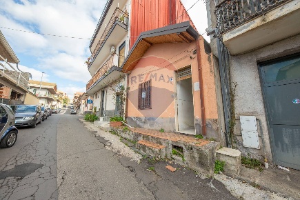 Foto Casa indipendente Belpasso Centro di 82 m² con 3 locali in vendita