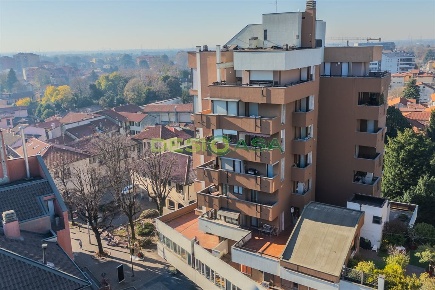 Foto Appartamento in via garibaldi, Desio di 127 m² con 3 locali in vendita