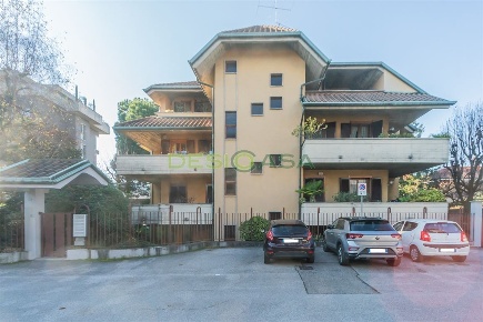 Foto Appartamento in VIA BALLERIO, Desio di 114 m² con 3 locali in vendita