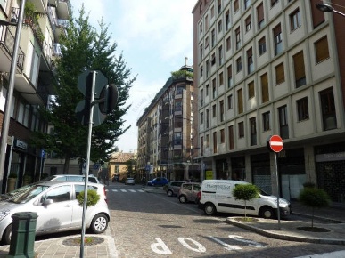 Foto Negozio in Via Alessandro Manzoni, Monza Centro Storico di 150 m²