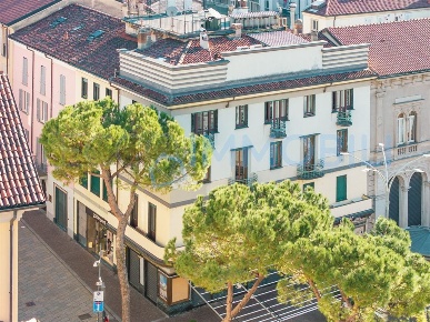 Foto Appartamento in piazza garibaldi, Lecco Centro di 120 m² con 4 locali