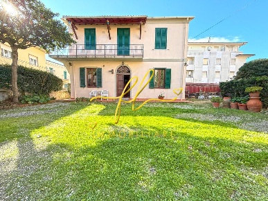 Foto Appartamento a Rosignano Marittimo Castiglioncello di 115 m²