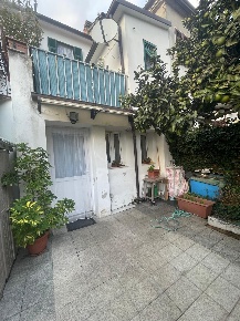 Foto Casa indipendente a Luni Casano Dogana Isola di 120 m² con 6 locali