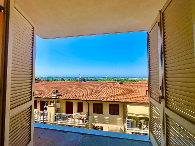 Foto Appartamento a Massa Zona Industriale di 130 m² con 5 locali