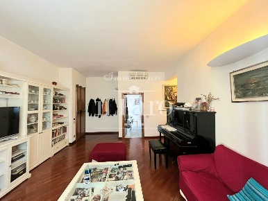 Foto Appartamento a Campi Bisenzio Centro di 125 m² con 5 locali in vendita