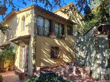 Foto Villa a schiera a Montespertoli di 150 m² con 5 locali in vendita