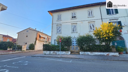 Foto Appartamento a Santa Croce sull'Arno Centro di 115 m² con 5 locali