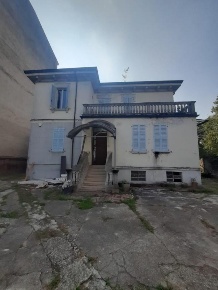 Foto Villa unifamiliare a Vigevano Semicentro di 399 m² con 5 locali