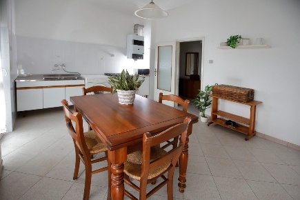 Foto Appartamento a Collesalvetti Centro di 85 m² con 5 locali in vendita