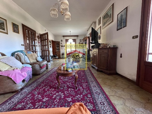 casa indipendente in vendita a Cascina in zona San Lorenzo a Pagnatico