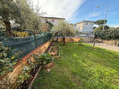 Foto Appartamento a Calcinaia Fornacette di 125 m² con 7 locali in vendita