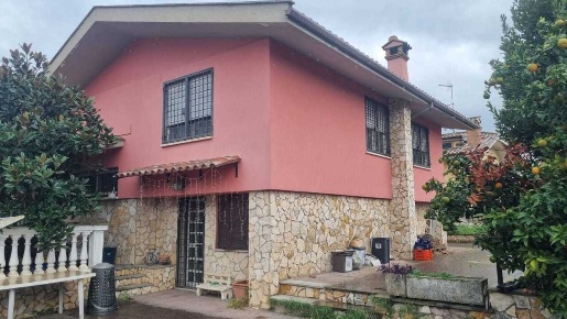 Foto Villa unifamiliare in Via Bernardino Pinturicchio, Mentana Centro