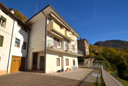 Foto Appartamento a Recoaro Terme di 142 m² con 7 locali in vendita