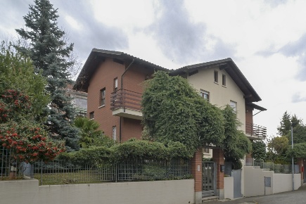 Foto Appartamento in via torino 132, Lanzo Torinese di 120 m² con 4 locali