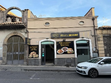 Foto Locale commerciale in Via Vittorio Emanuele III 442, Belpasso Centro