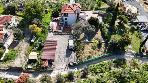 Foto Villa unifamiliare in Via Alba 45, Bordighera Due Strade di 203 m²