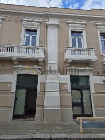 Foto Locale commerciale in Via Mons. Paolo Giunta, Reggio di Calabria