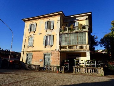 Foto Appartamento in Piazza Santo Stefano, Laveno-Mombello Laveno di 65 m²