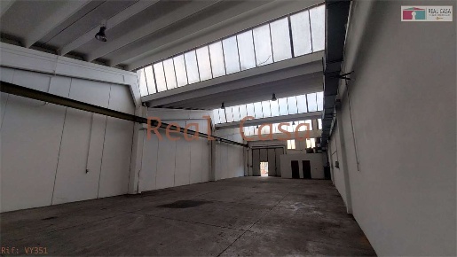 Foto Capannone industriale in Via Peri, Modena Modena Est di 1260 m²