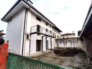 Foto Appartamento in Via I Maggio, Martignacco Nogaredo Di Prato di 192 m²