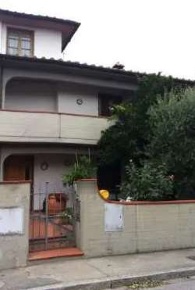 Foto Appartamento in Via Sebastiano del Buono, Prato Tavola di 141 m²