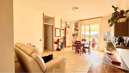 Foto Appartamento in Via San Francesco 17, Lovere di 101 m² con 4 locali