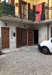 Foto Appartamento in Via Antonio Riva, Crosio della Valle di 71 m² all'asta