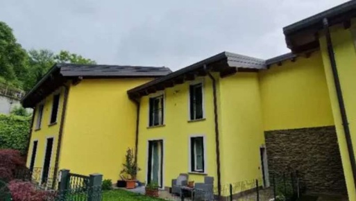 Foto Villa a schiera in Via San Michele, Valbrona Visino di 191 m² all'asta