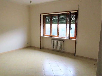 Foto Appartamento a Frosinone di 120 m² con 6 locali in affitto