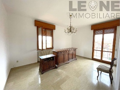 Foto Appartamento a Modena di 90 m² con 4 locali in vendita