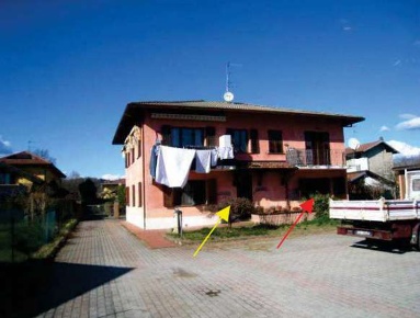 Foto Appartamento in Via Delle Ginestre, Angera Centro di 79 m² all'asta