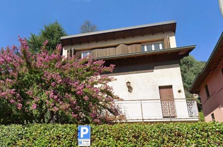 Foto Case indipendenti in Via del Tonale e Mendola  55, Endine Gaiano