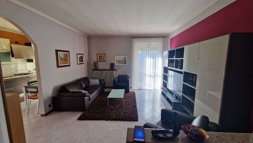 Foto Appartamento in Via Monte Grappa, Omegna Centro di 90 m² con 3 locali