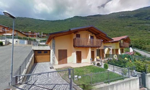 Foto Villa a schiera in Via San Giorgio 243, Ranzanico di 106 m² all'asta