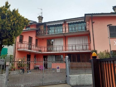 Foto Appartamento in Via Ca' Bosio, Peia di 213 m² con 5 locali all'asta