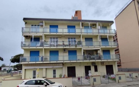Foto Appartamento in Via Adamello, Comacchio di 43 m² con 3 locali all'asta