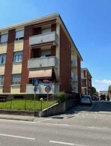 Foto Appartamento in Via Giosue Carducci, Cambiago Centro di 98 m² all'asta